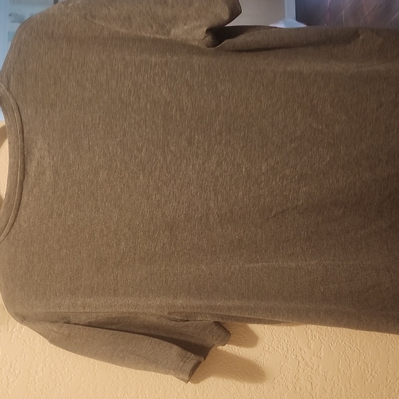 She Show women's t-shirt.    Box 14 - Picture 4 of 4